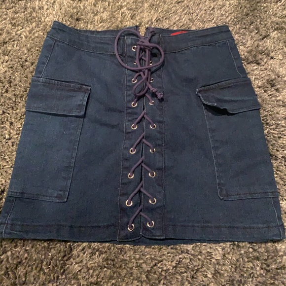 BOBBLES & LACE MINI SKIRT - Picture 3 of 3